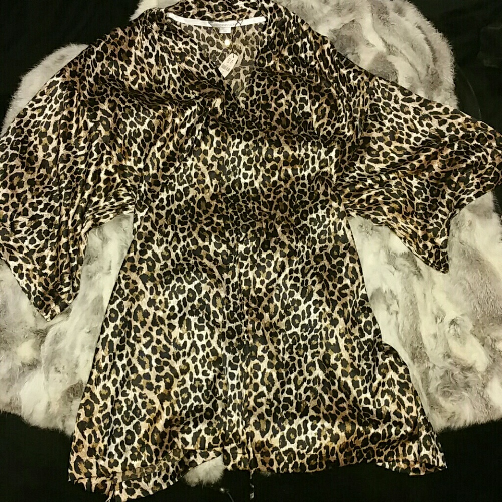 Robe NWT